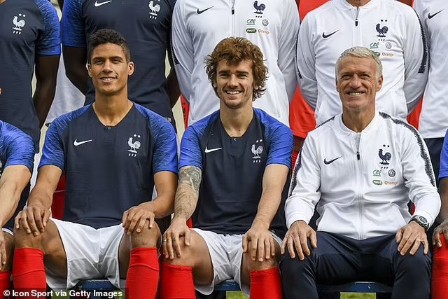 Varane gây sốc khi tuyên bố từ giã sự nghiệp đội tuyển quốc gia Pháp - Ảnh 5.