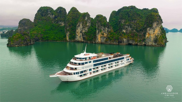 Siêu du thuyền Ambassador II - tour du lịch ban ngày 5 sao trên vịnh Hạ Long - Ảnh 1.