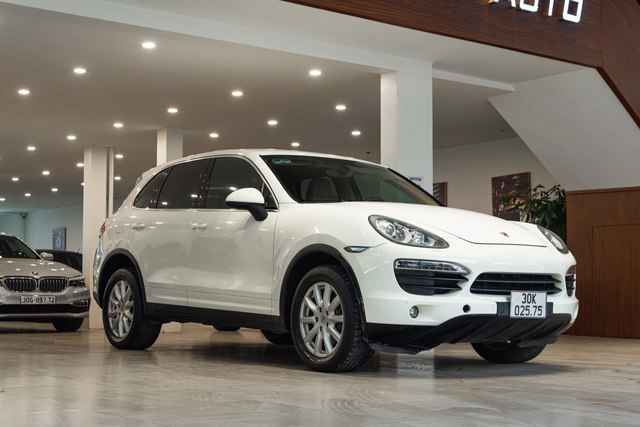 Muốn 'chơi' Porsche Cayenne với giá bằng Camry mới tại Việt Nam thì đây là những gì mà bạn nhận được - Ảnh 2.