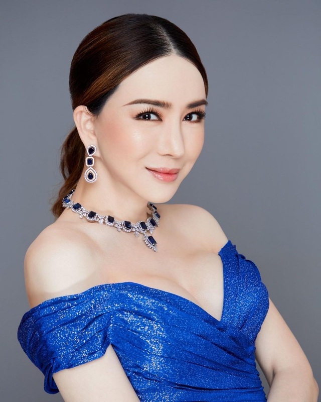 Đương kim Hoa hậu Hoàn vũ 2022 cùng Chủ tịch Miss Universe đến Việt Nam - Ảnh 2.