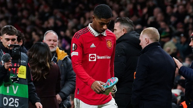 Chỉ bằng một động thái kì lạ, Rashford đã khiến fan MU 'đứng ngồi không yên'