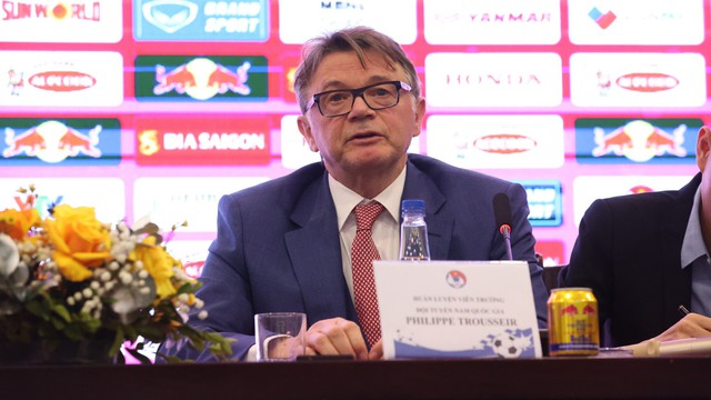 HLV Troussier: 'Tôi muốn vượt qua giới hạn của ông Park Hang Seo'