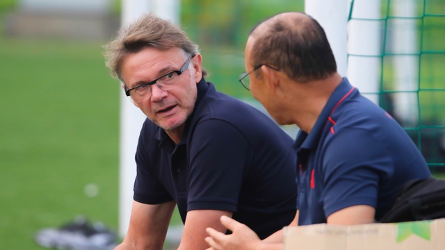 HLV Philippe Troussier tới Việt Nam đàm phán với VFF trong tuần sau