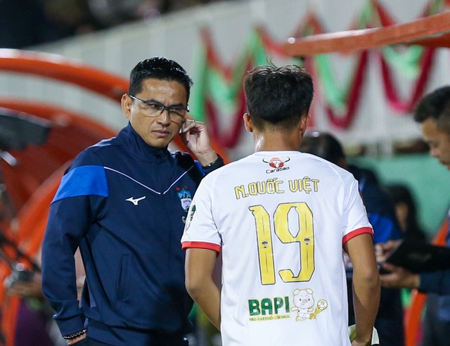 'Vua giải trẻ' lần đầu ra sân cho CLB HAGL tại V.League  - Ảnh 5.