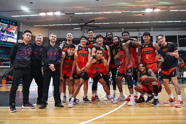 Chênh lệch đội hình chính phụ, Saigon Heat thắng dễ Bangkok Tigers  - Ảnh 10.