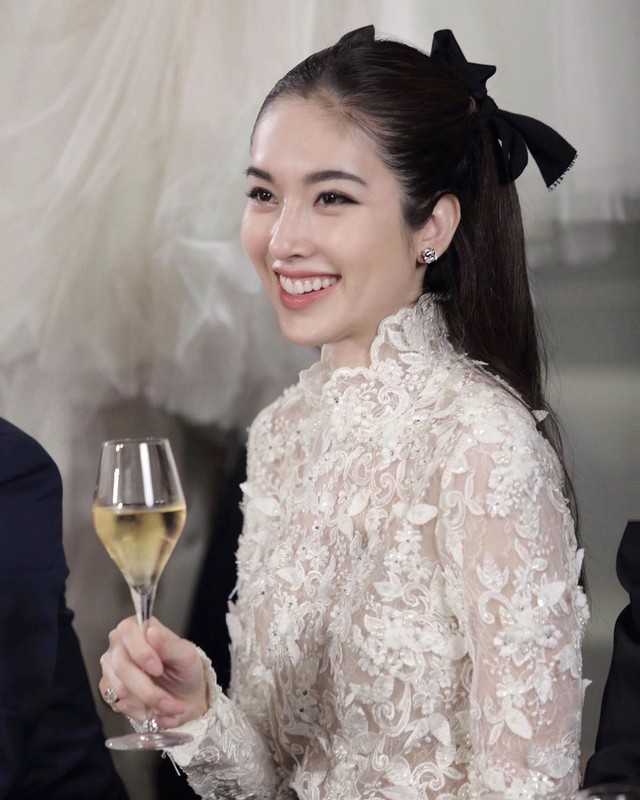 Đẳng cấp nhan sắc của Hoa hậu chuyển giới Nong Poy: Luôn để mặt mộc bên chồng sắp cưới nhưng hoàn hảo đến khó tin ở tuổi U40  - Ảnh 8.