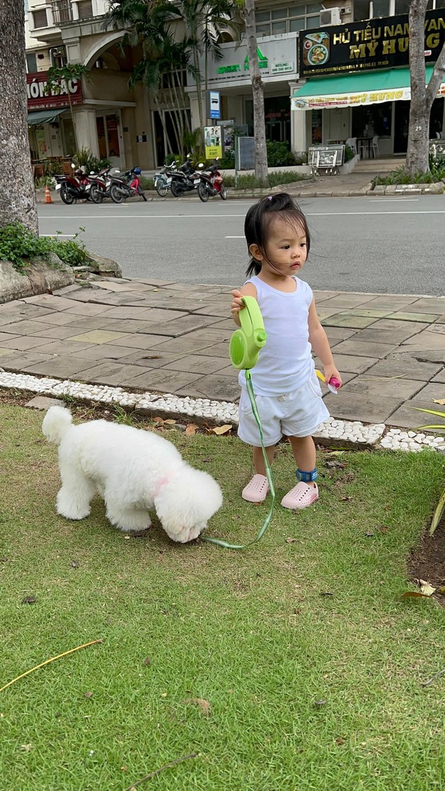 Gu thời trang của ái nữ nhà Cường Đô la: Lúc thì điệu đà nữ tính, khi lại sành điệu bất ngờ - Ảnh 10.