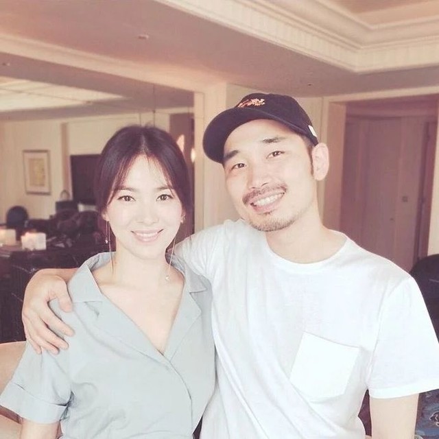 Bức ảnh cũ của Song Hye Kyo và người bạn trai thân thiết bất ngờ được chia sẻ lại - Ảnh 1.