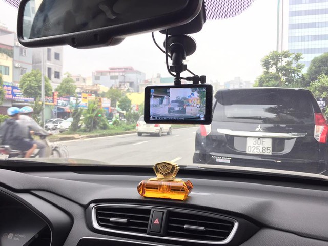 Chữ và nghĩa: Camera hành trình và tên lửa hành trình - Ảnh 1.