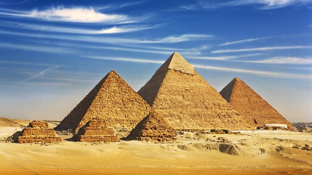Các kim tự tháp Ai Cập cổ đại trông như thế nào khi chúng vừa được xây dựng? - Ảnh 2.