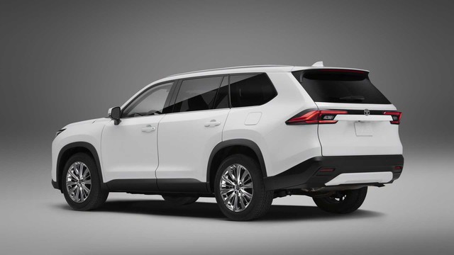 Toyota Grand Highlander chính thức chào sân - Ảnh 10.