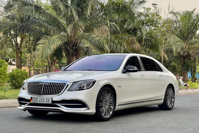 Mercedes-Maybach S 450 rao bán cao hơn nhờ biển số ngũ quý 2 - Ảnh 1.