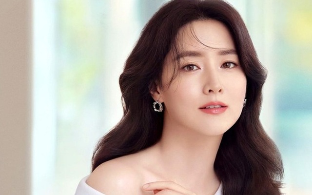 ‘Quốc bảo nhan sắc’ Lee Young Ae: Cả cuộc đời viên mãn nhờ 1 vai diễn thành công - Ảnh 1.