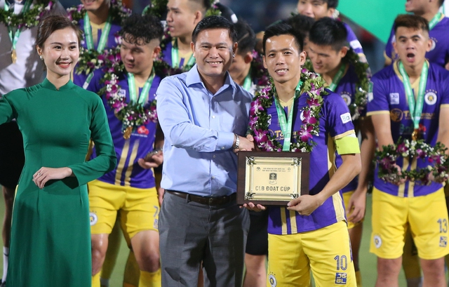 Phó Chủ tịch VFF Trần Anh Tú: “V-League cần tăng tính giải trí để thu hút thêm khán giả” - Ảnh 1.