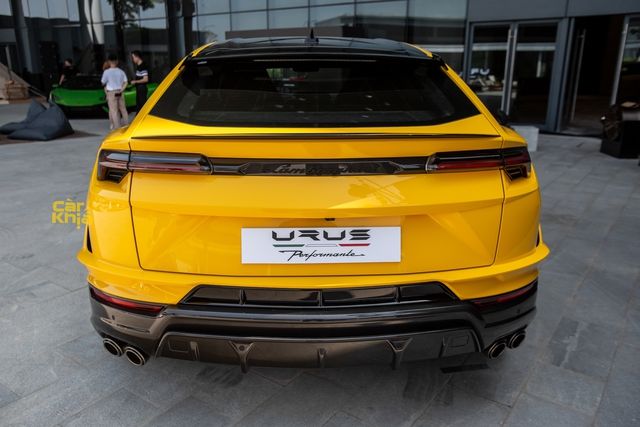 Lamborghini Urus Performante ra mắt: Siêu SUV mới cho đại gia Việt - Ảnh 6.