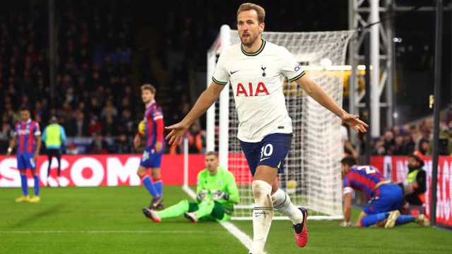 Vì sao MU nên mua Harry Kane hơn Victor Osimhen?