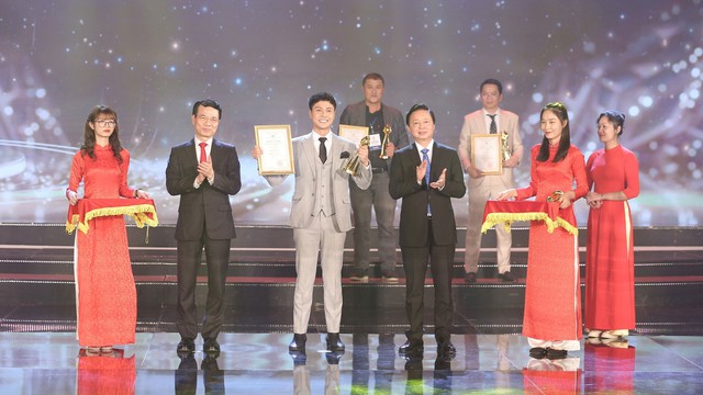 Thanh Sơn giành giải 'Nam diễn viên xuất sắc nhất'