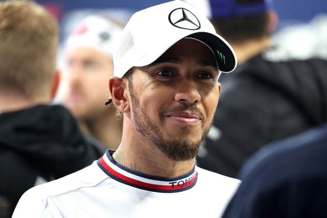 F1 khai mạc chặng Bahrain cuối tuần này: Kì tích thứ 8 cho Hamilton được không? - Ảnh 1.