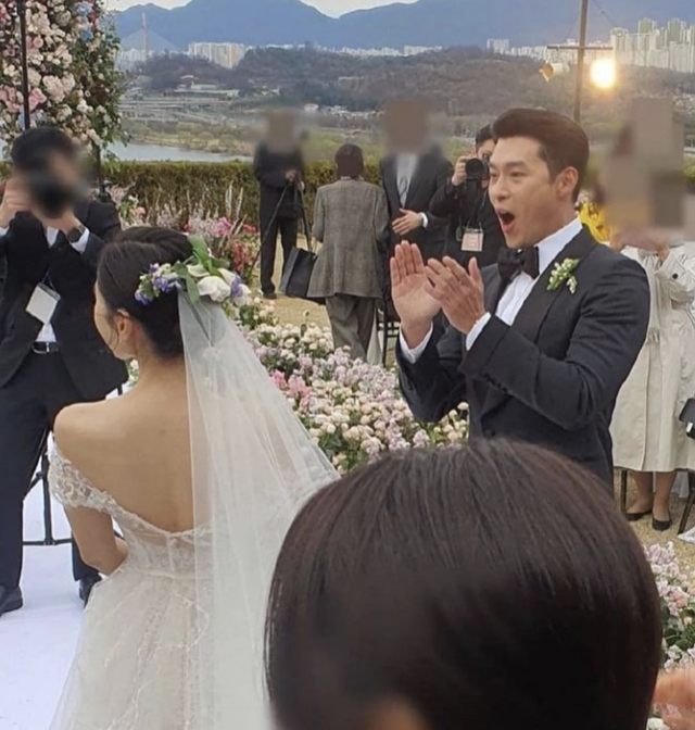 Loạt khoảnh khắc 'đắt giá' trong hôn lễ của Hyun Bin - Son Ye Jin được 'đào mộ', netizen liền nói 'thế này sao mà ly hôn được' - Ảnh 12.