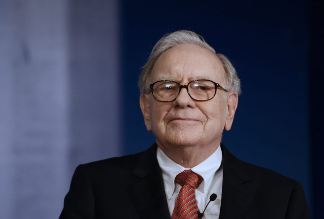 Đại hội cổ đông tại công ty của thánh đầu tư Warren Buffett năm 2022 dạy tôi  bài học về đầu tư vào bản thân: Tiền có thể bị ảnh hưởng bởi lạm phát, nhưng tài năng của bạn thì không - Ảnh 2.