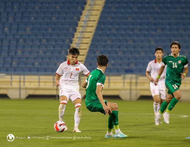 Kế hoạch đổ bể sau 2 tấm thẻ đỏ, HLV Troussier nhận trận thua đầu tiên cùng U23 Việt Nam - Ảnh 2.