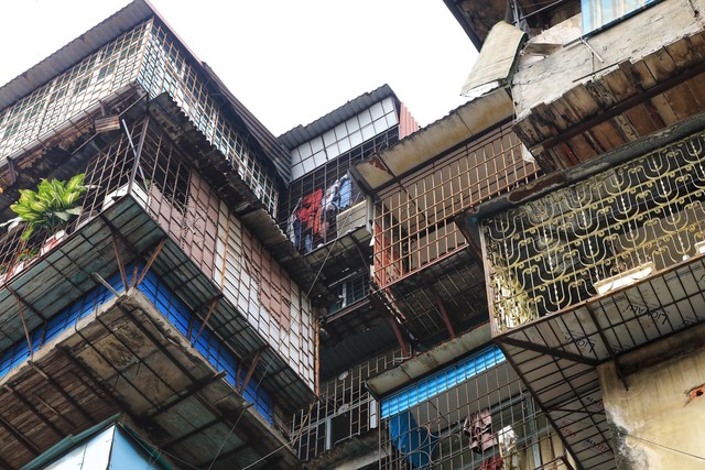 Hà Nội đẩy nhanh tiến độ di dời dân tại các chung cư cũ nguy hiểm - Ảnh 4.