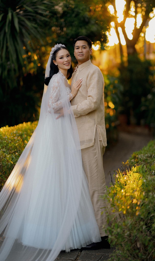 Phillip Nguyễn hạnh phúc gọi Linh Rin là 'vợ' sau đám cưới xa hoa - Ảnh 1.
