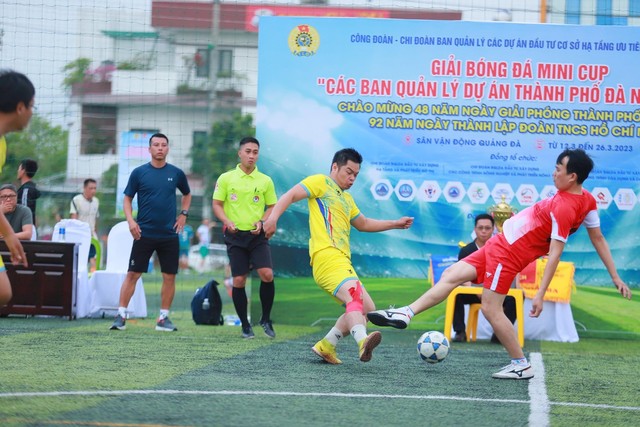 Giải bóng đá tranh cúp &quot;Các Ban Quản lý dự án TP Đà Nẵng&quot;: Tất cả chúng ta đều chiến thắng! - Ảnh 3.