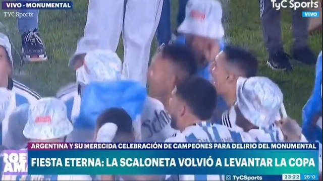 Messi đối mặt rắc rối lớn ở PSG vì tham gia vào bài hát chế nhạo tuyển Pháp - Ảnh 2.