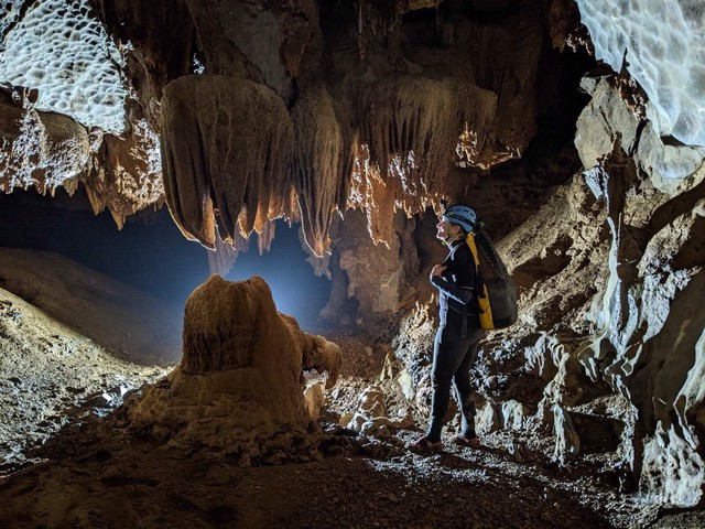 Du lịch Việt Nam: Phát hiện hơn 3 km hang động tuyệt đẹp, còn nguyên sơ ở Quảng Bình - Ảnh 3.