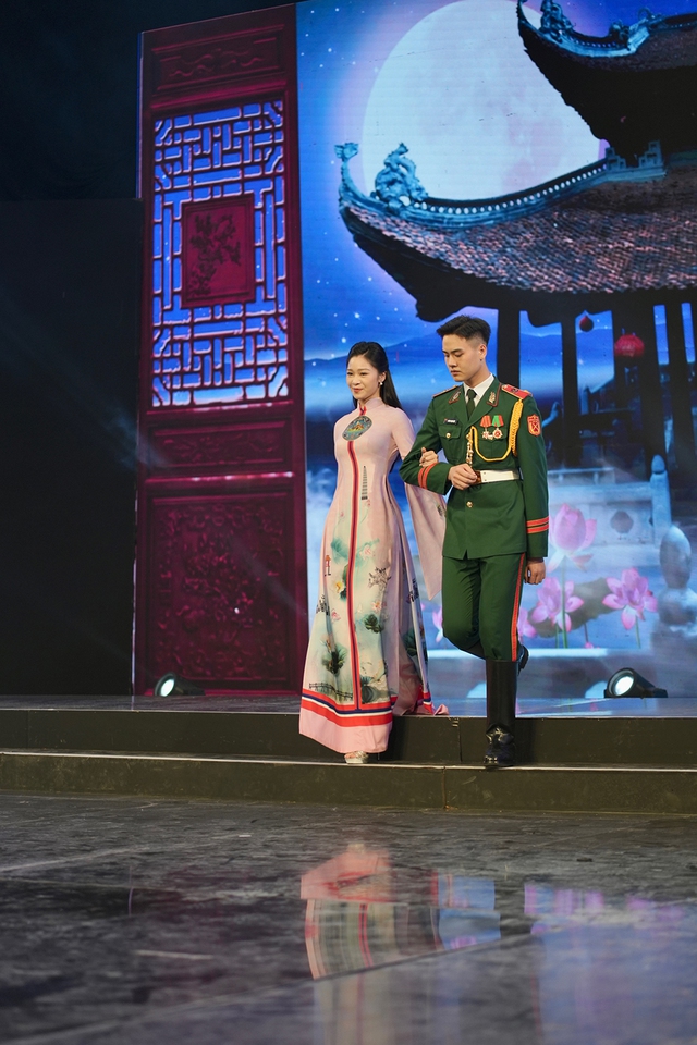 Dàn người đẹp VTV trình diễn BST 'Việt Nam gấm hoa' tại 'Duyên dáng Áo dài VTV 2023' - Ảnh 7.