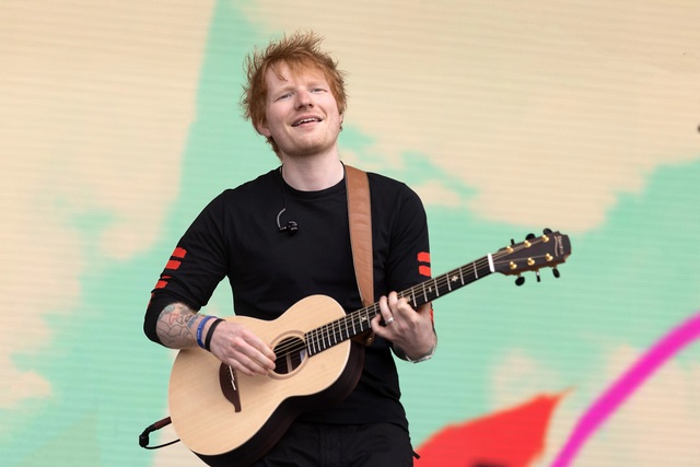 Ed Sheeran đồng cảm với Robbie Williams trong cuộc chiến chống lại chứng nghiện ngập - Ảnh 1.