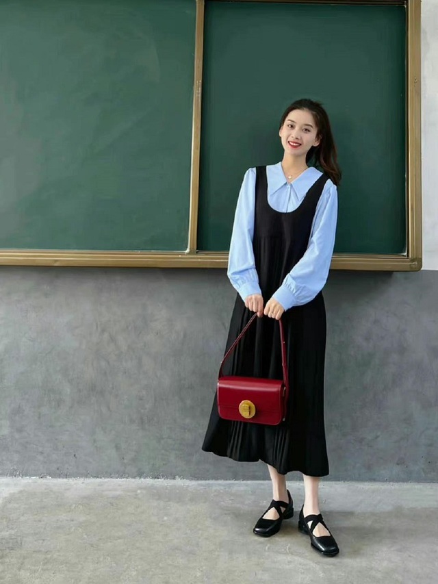 Cô giáo hotgirl Trung Quốc đi dạy không mặc trùng quần áo  - Ảnh 8.
