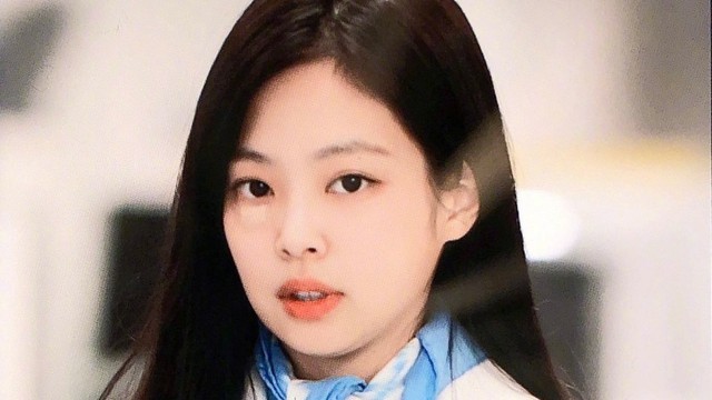 Xuất hiện với chấn thương mặt, Jennie Blackpink gây xót xa vì làm điều này