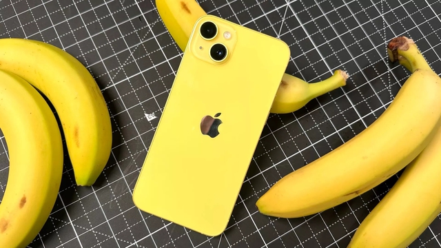 Trên tay mẫu iPhone 14 màu vàng mà Apple vừa cho ra mắt: Cực kỳ rực rỡ, tươi mới! - Ảnh 1.