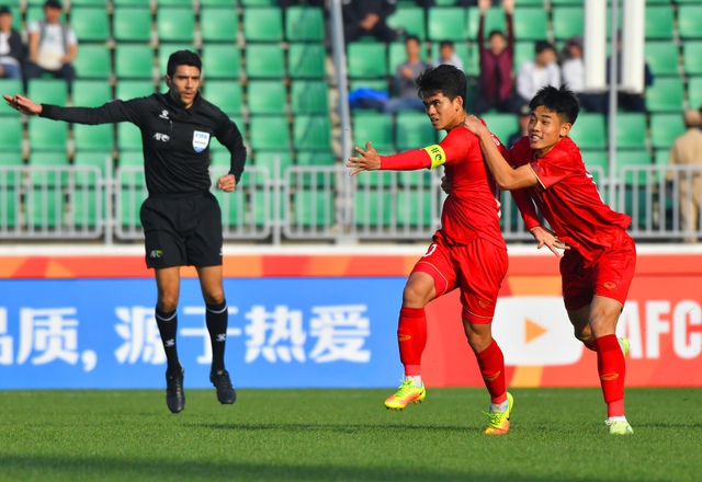 Phóng viên Trung Quốc: ‘Lứa U20 này mở ra hi vọng dự World Cup cho bóng đá Việt Nam’ - Ảnh 3.