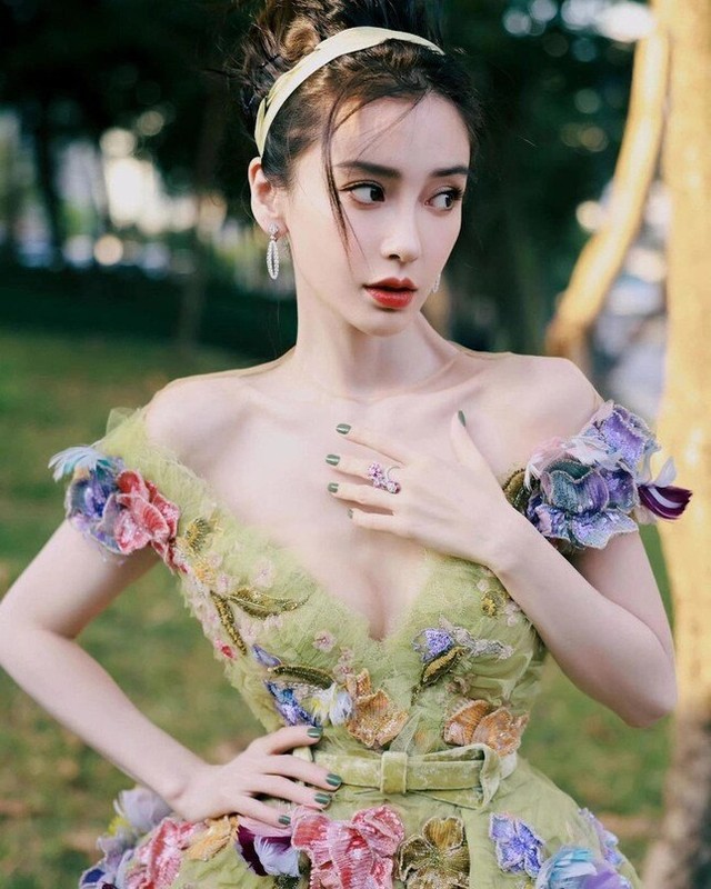 Angelababy lộ loạt dấu hiệu ‘rớt đài’ sau hơn 1 năm ly hôn Huỳnh Hiểu Minh, liệu vị trí hạng A có tiếp tục được giữ vững? - Ảnh 5.