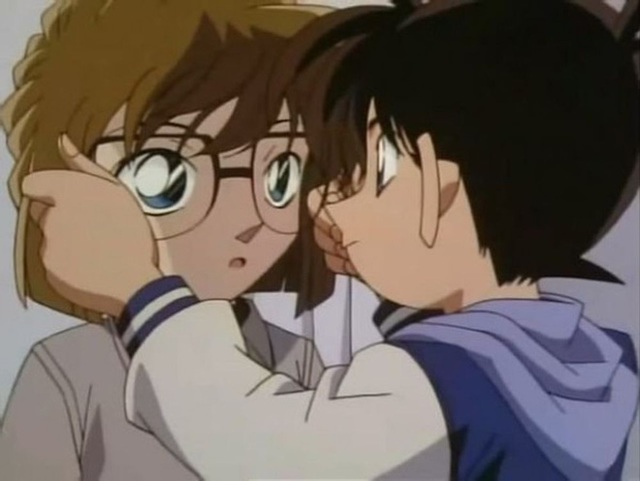 Hé lộ khoảnh khắc Conan hôn Haibara, fan bộ truyện cảm thấy thanh xuân bị lừa dối: “Thật vô nghĩa, biết trước có kết cục này đã không nhịn ăn sáng để đẩy thuyền Shin - Ran” - Ảnh 3.