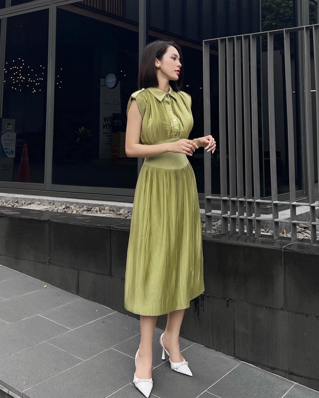 Quỳnh Lương - Huyền Lizzie: Hai nữ chính mặc đẹp nhất phim VTV đụng hàng một mẫu váy - Ảnh 2.