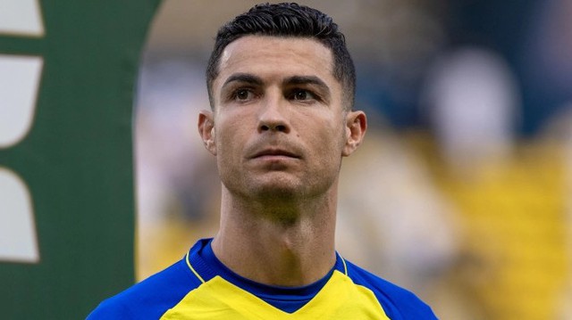 Tin nóng bóng đá tối 29/4: Ronaldo đạt cột mốc quan trọng, Sterling tiết lộ lo lắng khi ở Chelsea