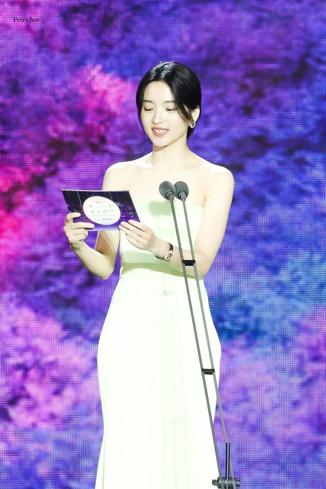 Song Hye Kyo, IU đeo trang sức tiền tỷ dự Baeksang 2023, ai đầu tư hơn? - Ảnh 8.