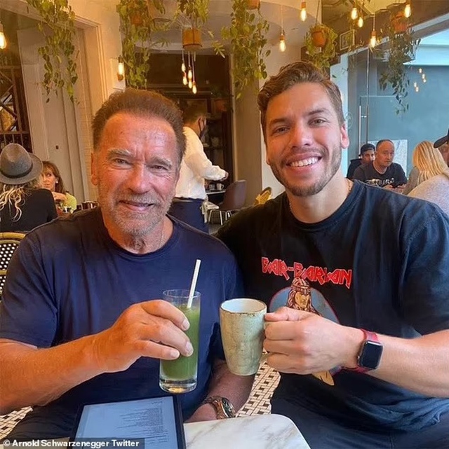 Arnold Schwarzenegger spoke emotionally about his 'difficult' breakup with his ex-wife after the scandal of having an illegitimate child - Photo 4.