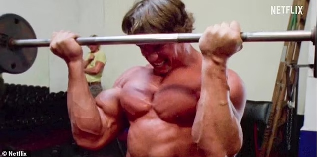 Arnold Schwarzenegger spoke emotionally about his 'difficult' breakup with his ex-wife after the scandal of having an illegitimate child - Photo 5.