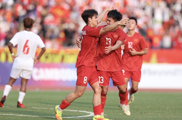 U22 Việt Nam thắng U22 Myanmar 3-1, giành HCĐ SEA Games 32. Ảnh: Hoàng Linh