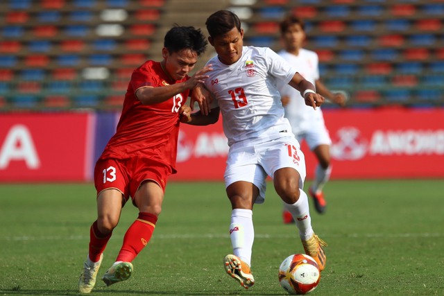 Bóng đá Việt Nam sau SEA Games 32: Thua một giải đấu để thắng cả một con đường - Ảnh 1.