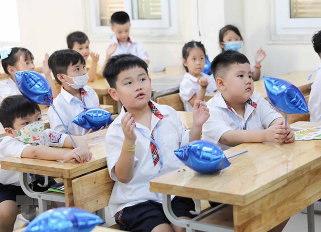Năm học 2023-2024: Hà Nội tạm dừng hỗ trợ, thu học phí ở mức sàn - Ảnh 1.