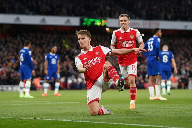 Điểm nhấn Arsenal 3-1 Chelsea: Man City đã thấy áp lực, sự thay đổi của Arteta được đền đáp - Ảnh 4.
