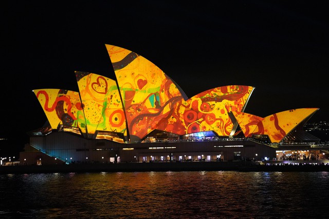 Rực rỡ lễ hội ánh sáng Vivid Sydney 2023 ở Australia - Ảnh 1.