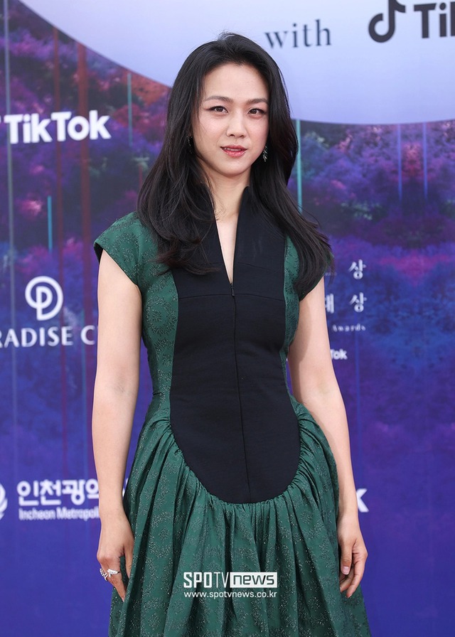 Sau khi bị “ném đá” tới tấp vì chê bài phát biểu nhận giải gần 8 phút của Park Eun Bin, nhà phê bình tiếp tục gây bức xúc khi không làm điều này với nữ diễn viên - Ảnh 9.