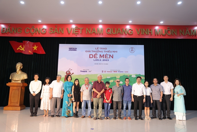 Những 'khoảnh khắc vàng' tại Lễ trao Giải thưởng Thiếu nhi Dế Mèn lần thứ 4 - 2023 - Ảnh 17.